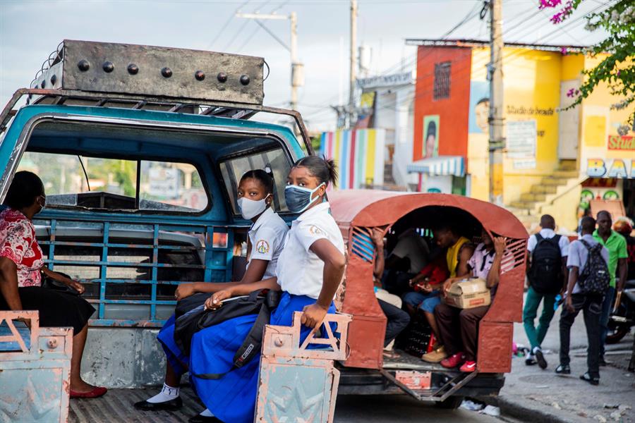 ESTUDIANTES-HAITI