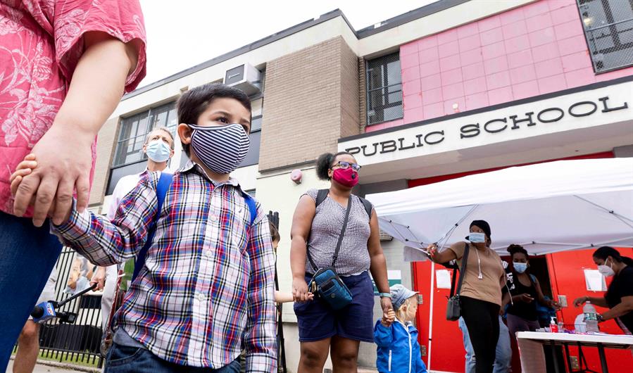 Personas-mascarillas