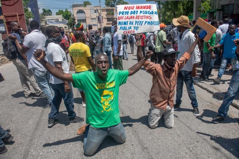 MANIFESTANTES-HAITIANOS