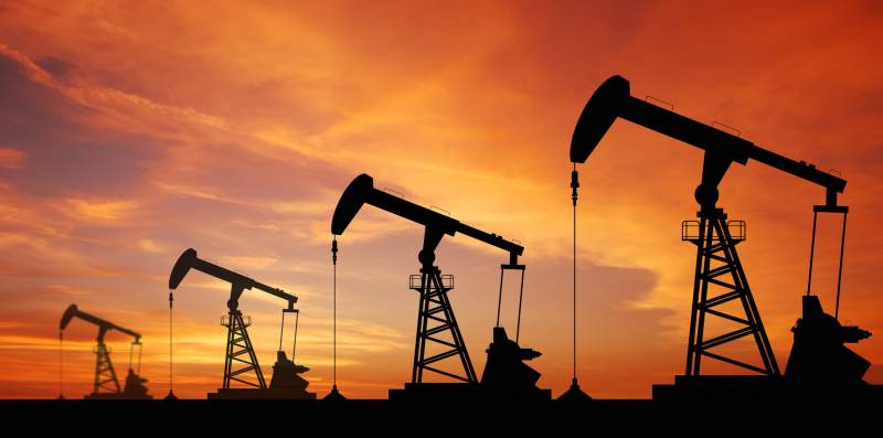 Arabia Saudita sube los precios de petróleo para sus clientes clave en Asia