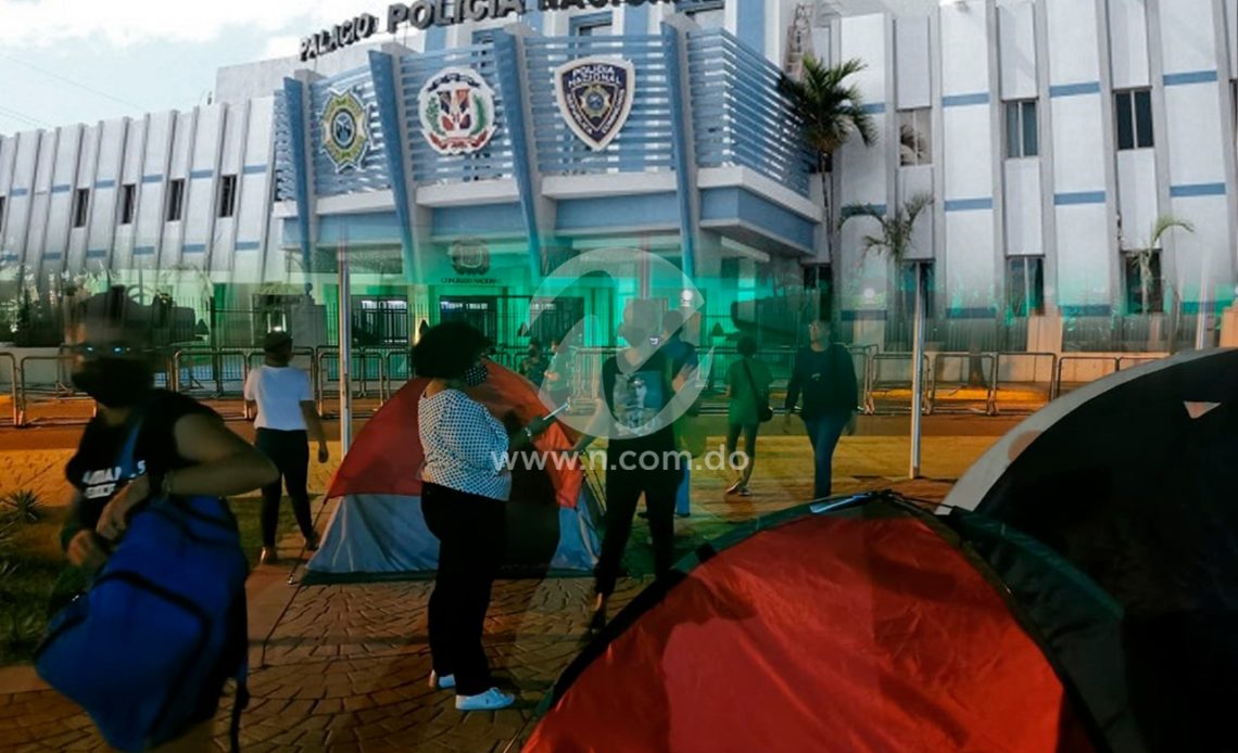 Campamento frente al Congreso Nacional