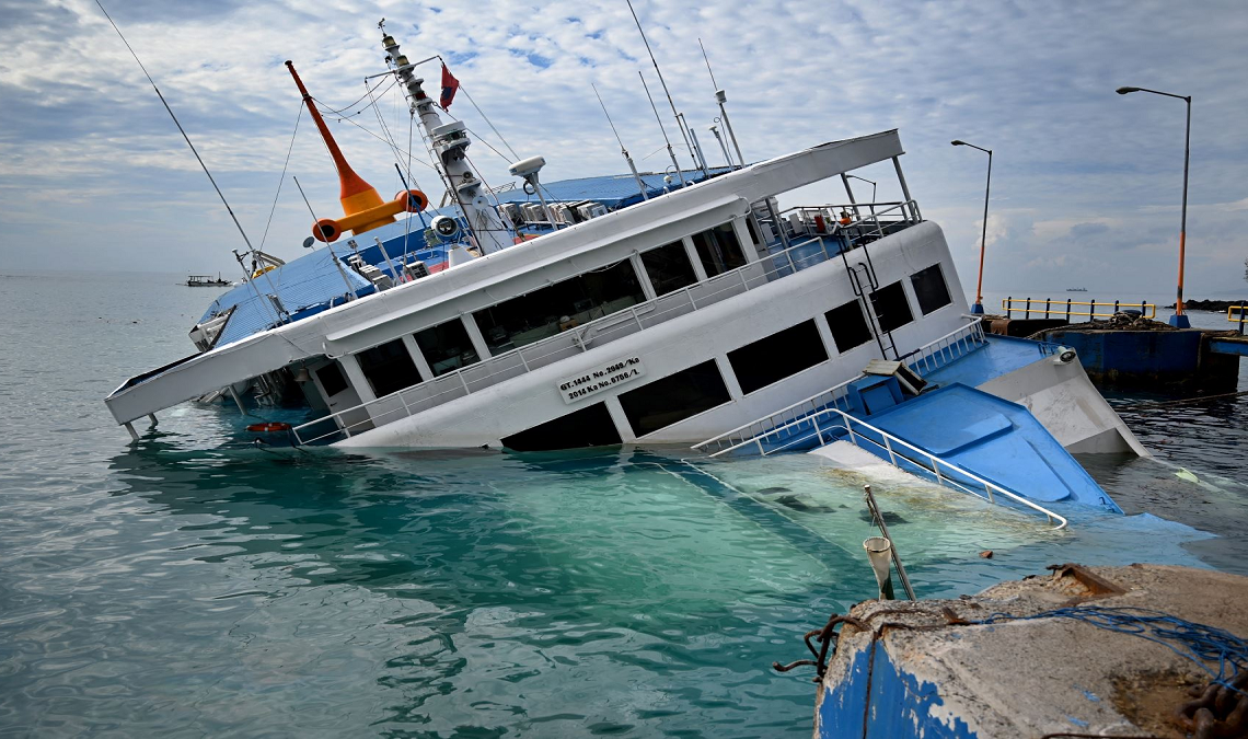 Más de 150 desaparecidos en el naufragio de un barco en Nigeria