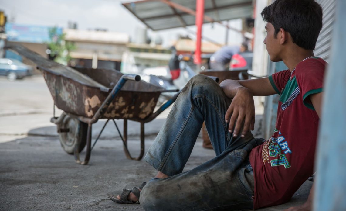 Niños de 5 a 14 años trabajan y no están escolarizados, según la UNICEF