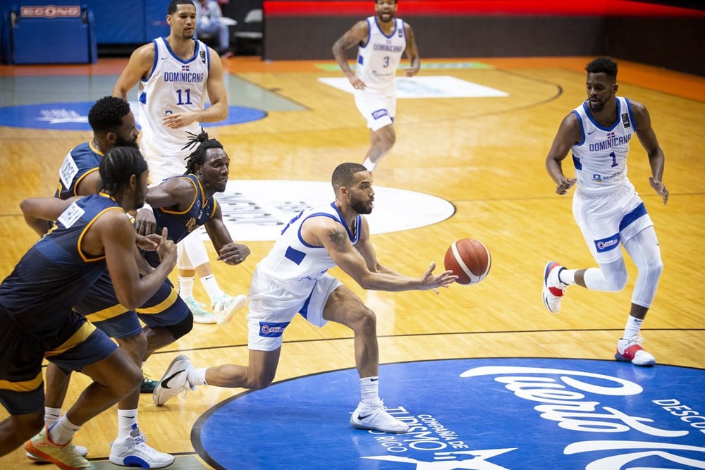 RD presenta a sus jugadores para eliminatorias al Mundial de baloncesto