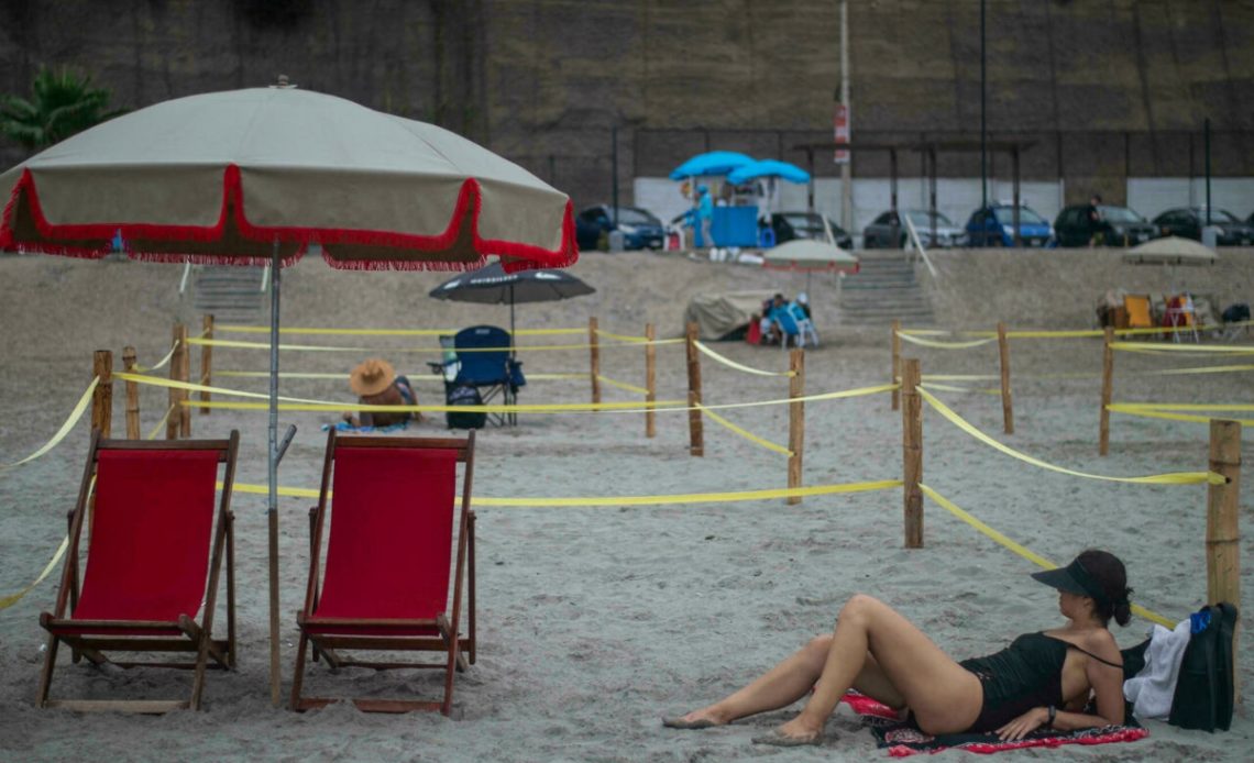 Playas de Lima acordonadas para evitar contagios de covid-19