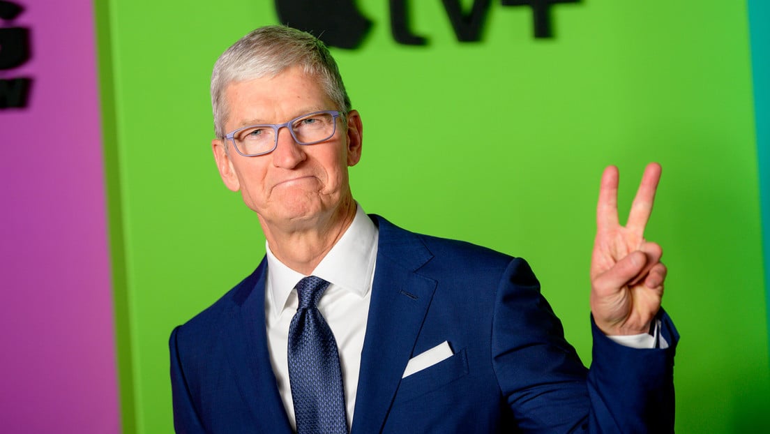 Apple pagó casi 100 millones de dólares en remuneraciones a Tim Cook en 2021