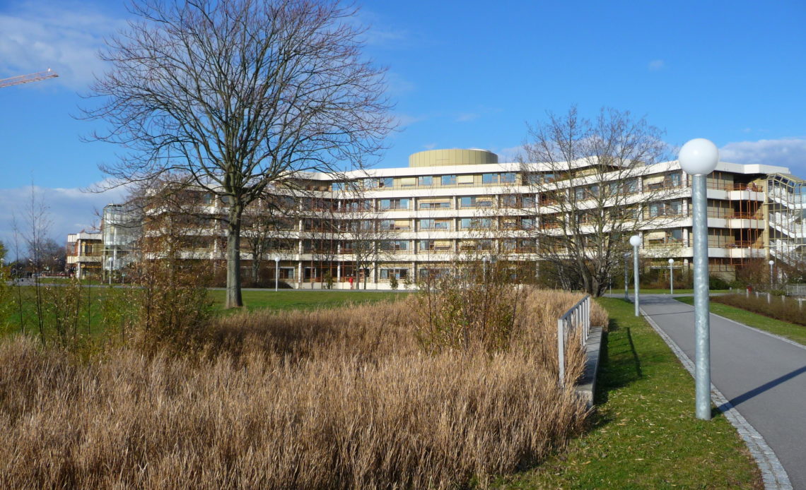 Kopfklinik_Universitätsklinikum_Heidelberg_rückwärtige_Ansicht