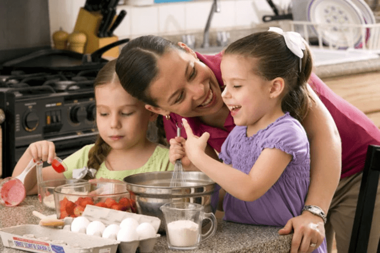 Mujeres destinan 6.3% más de tiempo en actividades semanales con relación al hombre