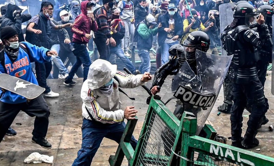 AI denuncia torturas y violencia sexual a detenidos en protestas de Colombia