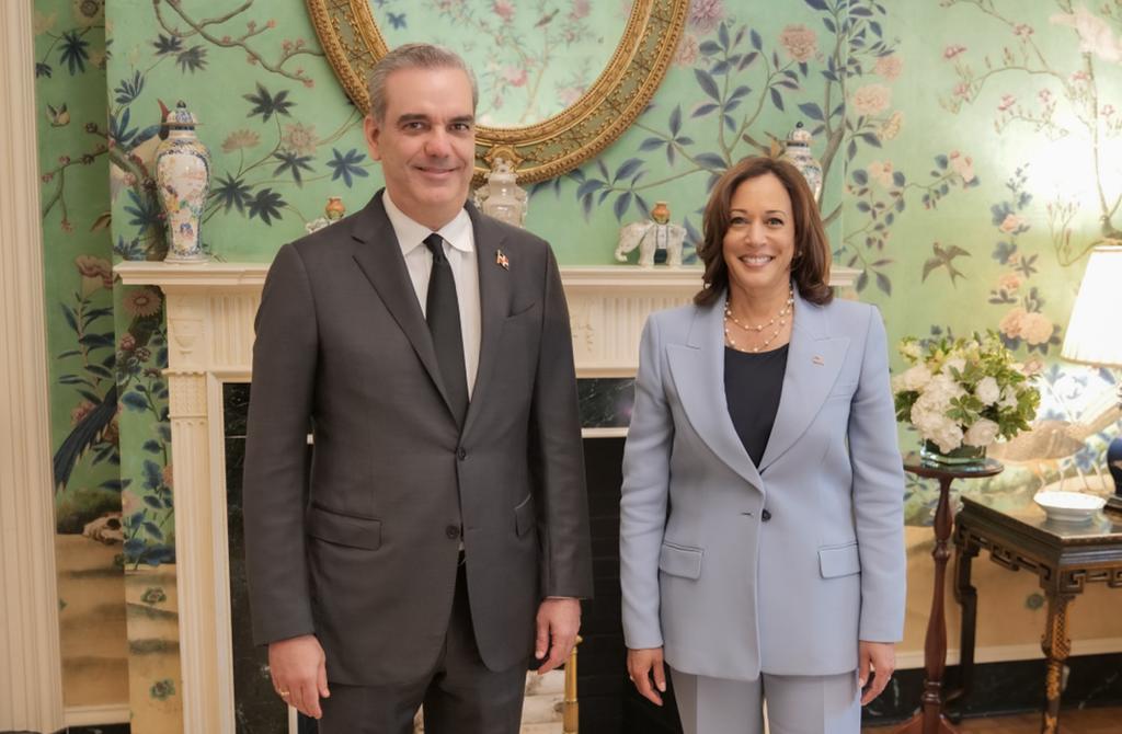 Abinader se reune por hora y media con vicepresidenta EE.UU. Kamala Harris