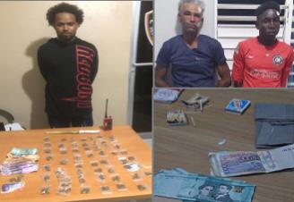 PN apresa tres personas con presunta droga, dinero y motocicletas en Valverde