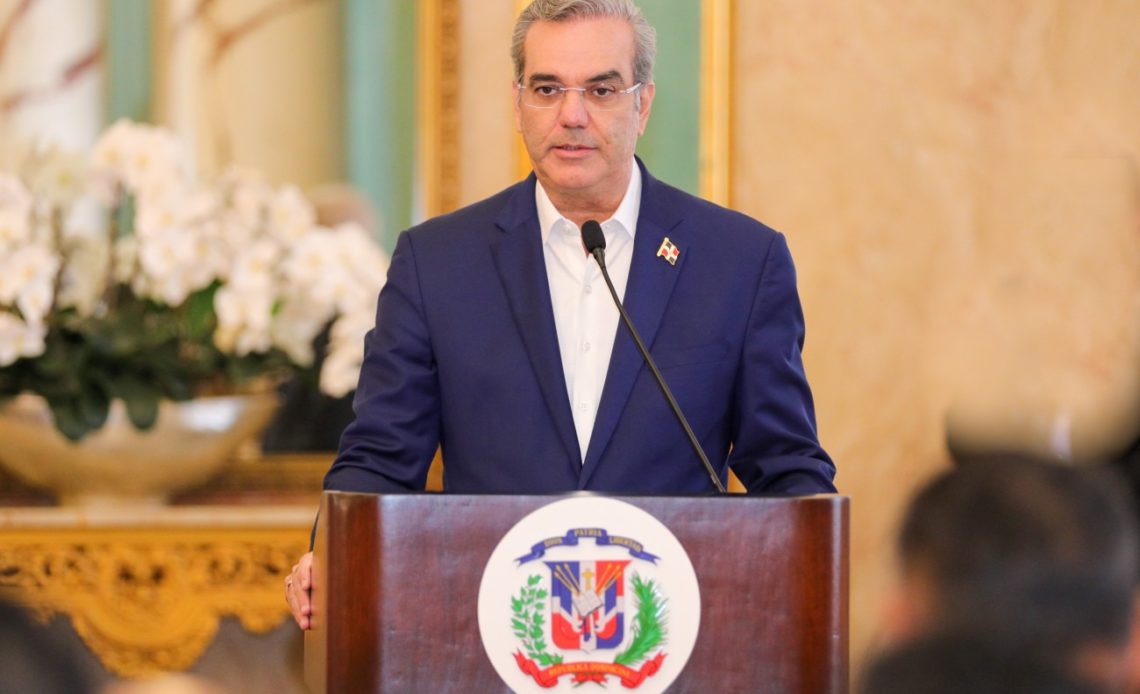 Luis Abinader felicita al nuevo presidente de Ecuador, Daniel Noboa