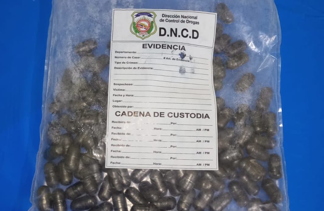 Detienen extranjero con más de un kilo de presunta cocaína en el estómago