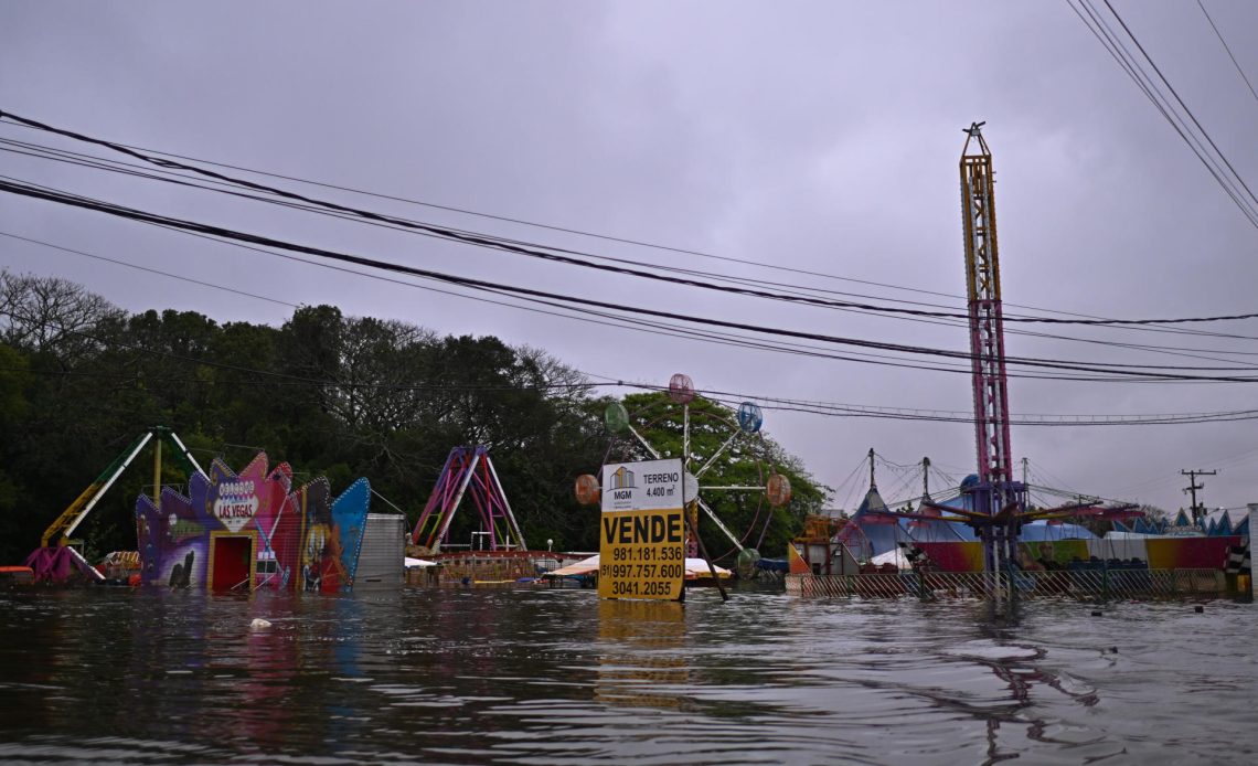 Sube a 155 el número de muertos en las inundaciones del sur de Brasil