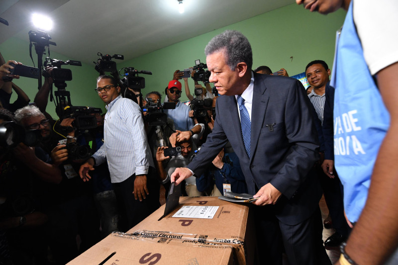 Leonel Fernández destaca alta concurrencia a las urnas; sin grandes incidentes