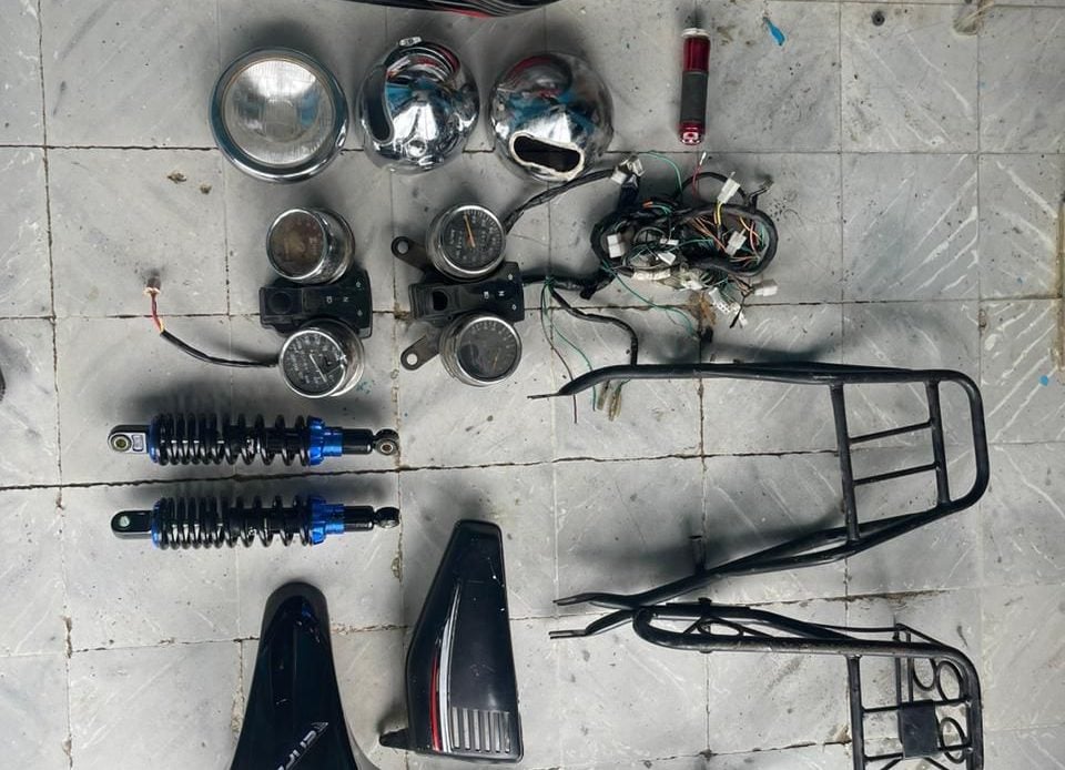 Desmantelan en Santiago un taller donde desguazaban motocicletas robadas