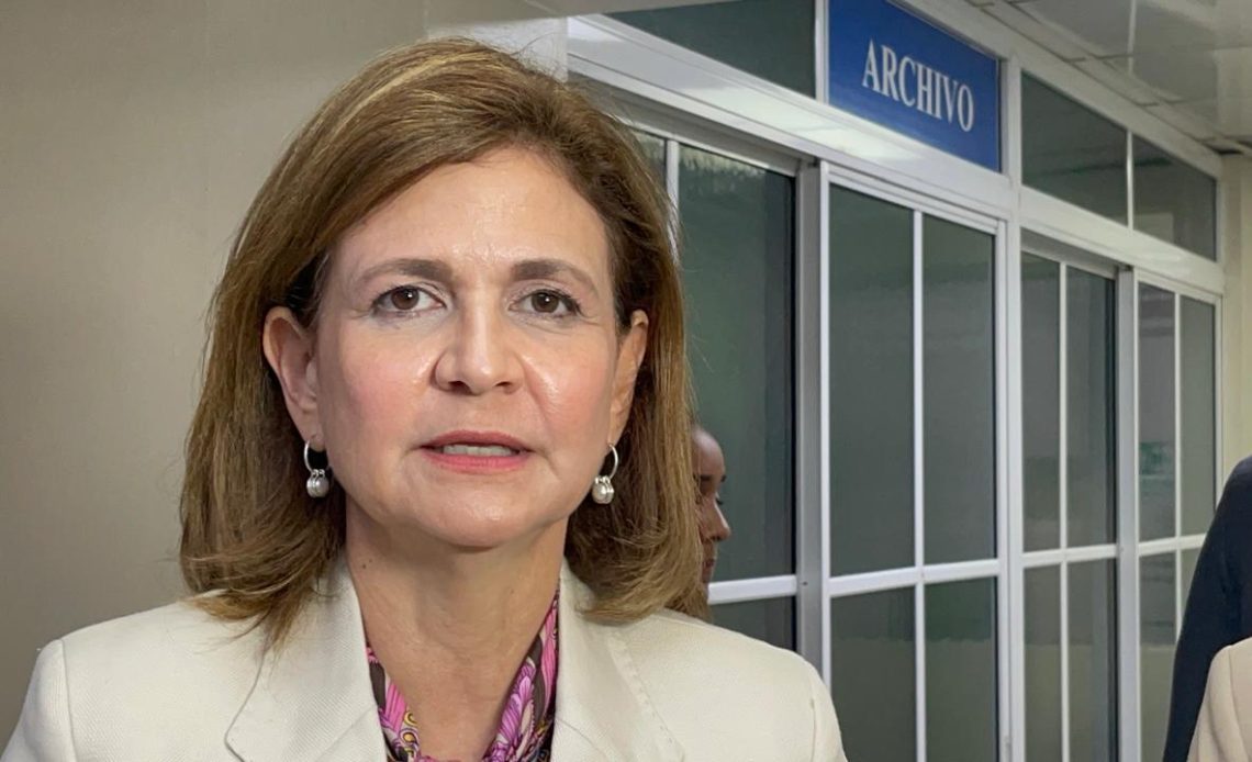 Raquel Peña critica forma de protestar de ADP en demanda de aumento salarial
