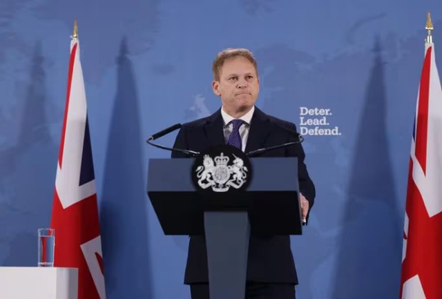Ministro de Defensa británico aseguró que China suministra ayuda militar a Rusia