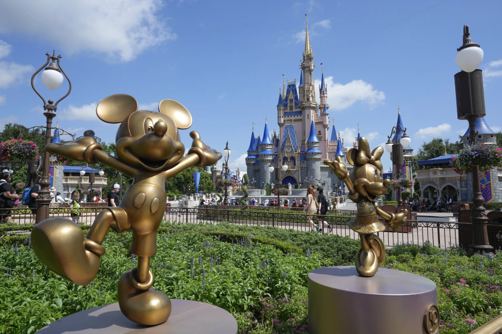 Trabajadores demandan a Disney alegando que fueron inducidos fraudulentamente a mudarse a Florida desde California