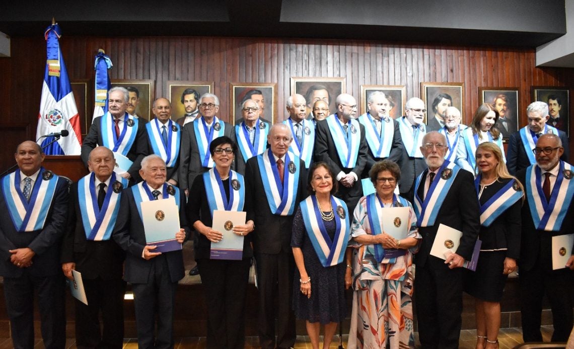 Instituto Duartiano juramenta a 23 miembros de honor