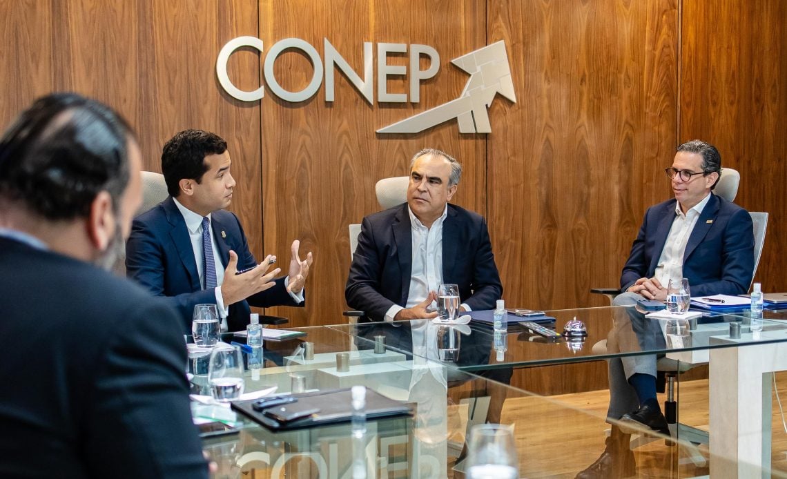 Omar Fernández y CONEP pasan balance a propuestas estratégicas de reformas