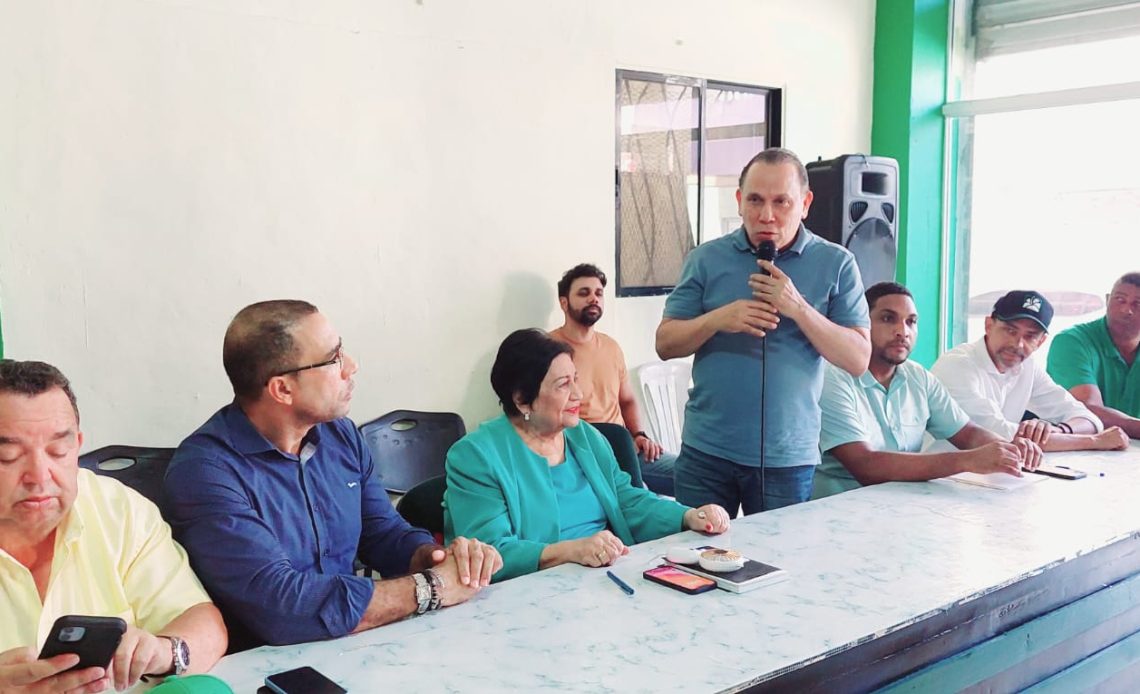 Radhámes Jiménez llama a retomar trabajos para fortalecer el partido Fuerza del Pueblo