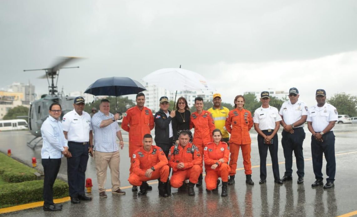 Embajadora Dominicana en Brasil, recibe instructores Brasileños para capacitar bomberos dominicanos