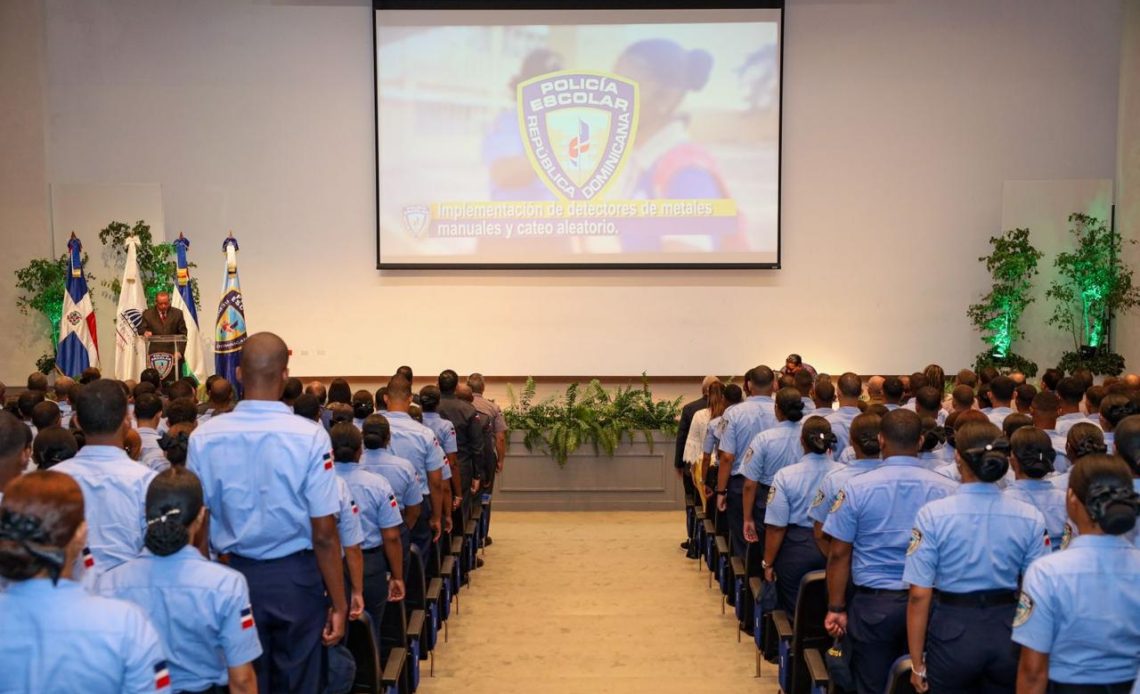 Policía Escolar suma 350 nuevos agentes; lanza Plan de Fortalecimiento de Seguridad Escolar