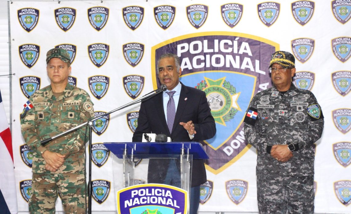 El ministro de la de la Presidencia, Joel Santos Echavarría, en la conferencia de prensa.