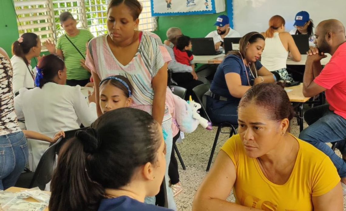 Realizan jornada de salud gratuita en Cristo Rey