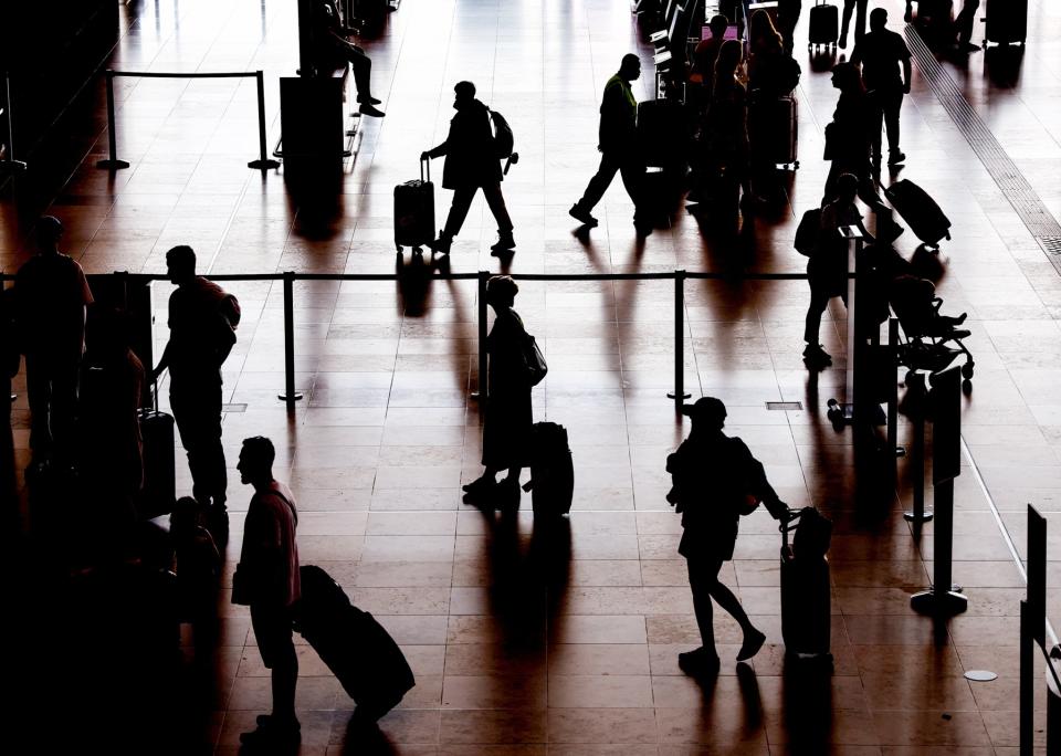 Aeropuertos alemanes afectados por activistas climáticos recuperan su actividad