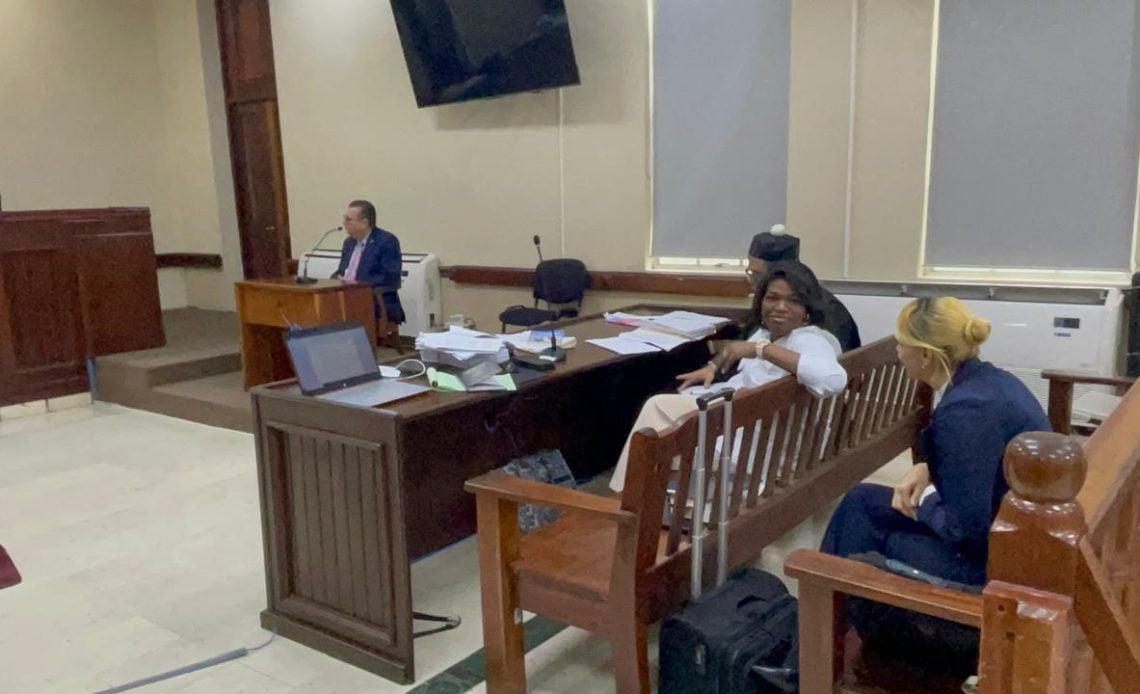 Inicia audiencia de juicio de fondo a Elizabeth Silverio; víctima espera justicia