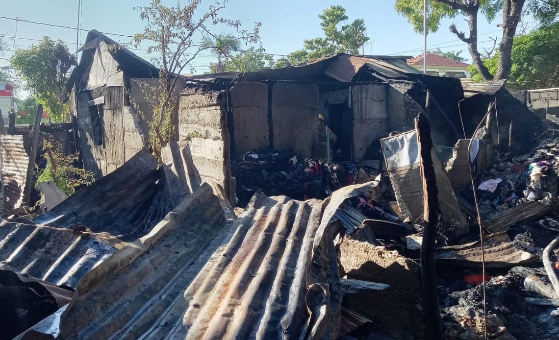 Incendio reduce a cenizas una vivienda con todos sus ajuares en Azua