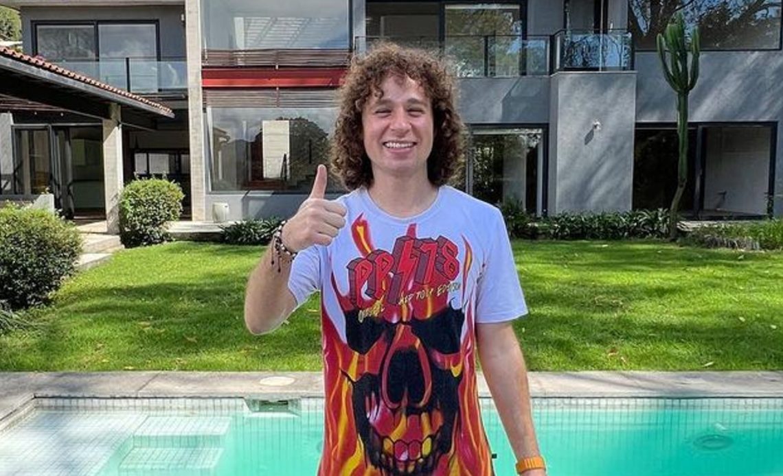 Luisito Comunica, detenido en el metro de Santo Domingo./