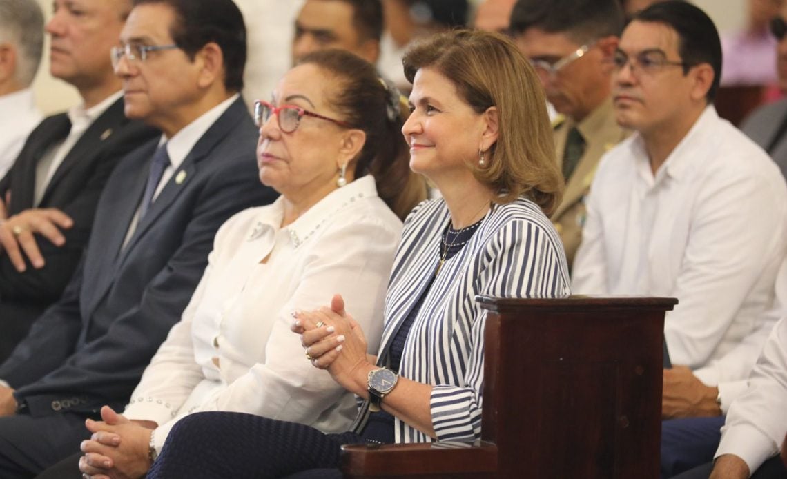 Raquel Peña participa en Ceremonia de Imposición del Palio Arzobispal en Santiago