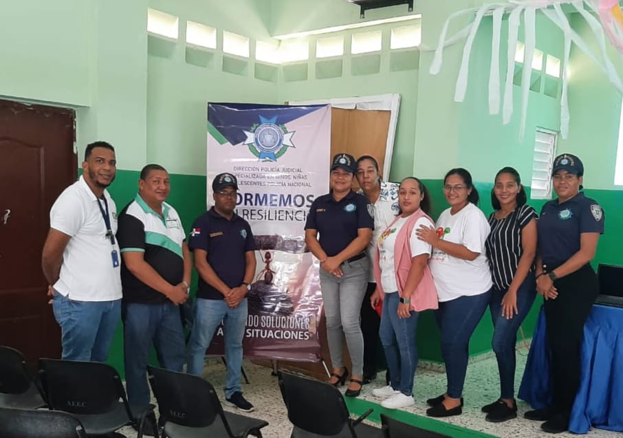 PN imparte conferencia sobre “Efectos del Vape en Jóvenes” a estudiantes de Baní