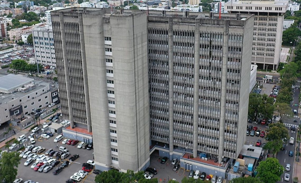 Interior y Policía fachada